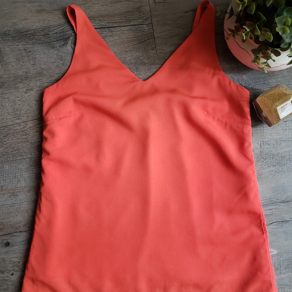 BANANA REPUBLIC| Light Coral Sleeveless V neck Top - Picture 2 of 9